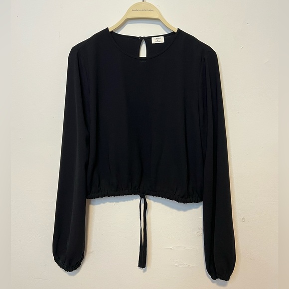 Wilfred Bell Sleeve Crop - Picture 2 of 5